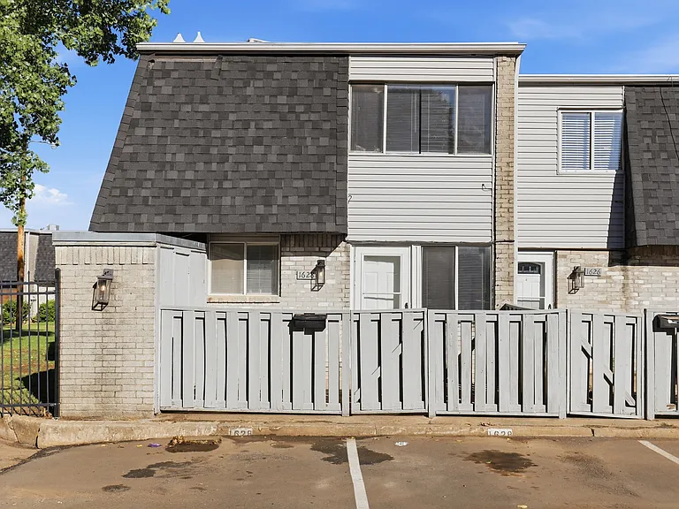 1628 Claudia Dr — Photo 24