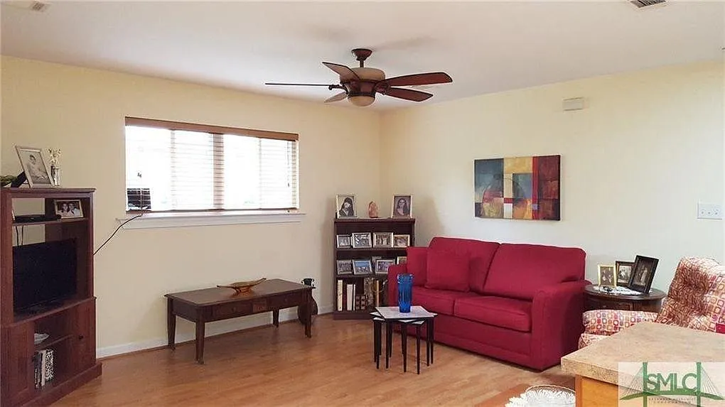 Living Room - 510 E 63rd St #2