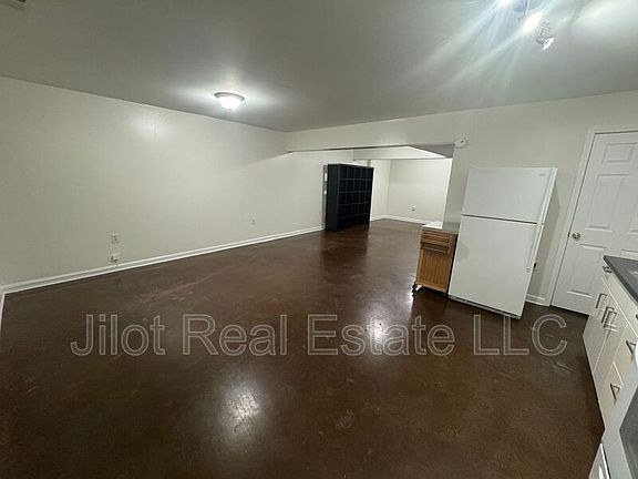 4th image of 105 Dancing Fox Rd #B