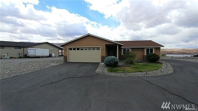 1st image of 311 Desert Aire Dr SW Unit A