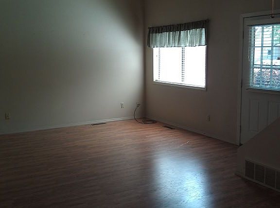 3rd image of 3254 Granger Ave E APT L4