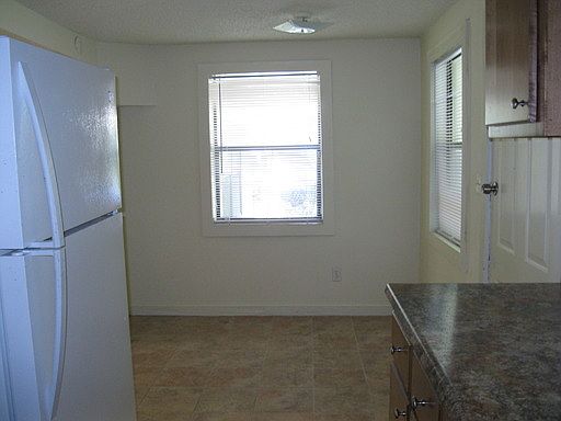 5th image of 8015 Eaton Ave