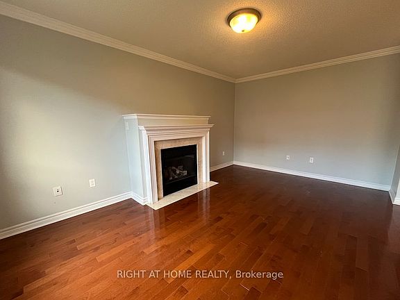 3rd image of 22 Amboise Cres