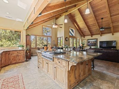 3500 Magpie Ln, Camino, CA, 95709