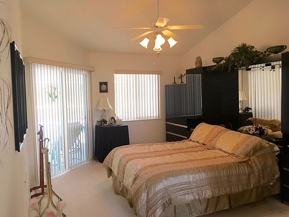 3rd image of 809 Stratford Dr