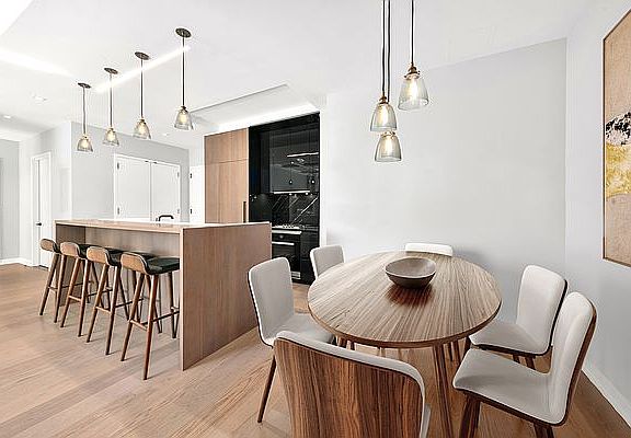 5th image of 196 Orchard St APT 8R
