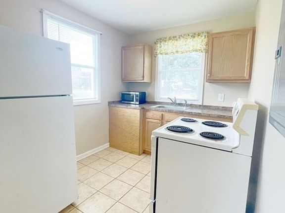 3rd image of 210 N Logan St APT A