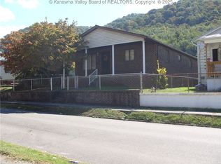 717 4th Ave, Montgomery, WV 25136