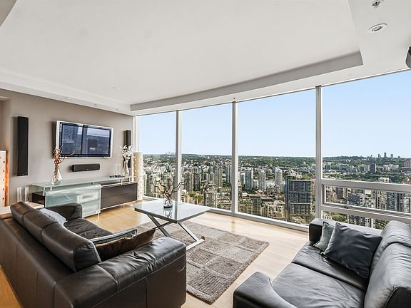 2nd image of 938 Nelson St #4303