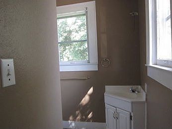 4th image of 1501 N 1st St