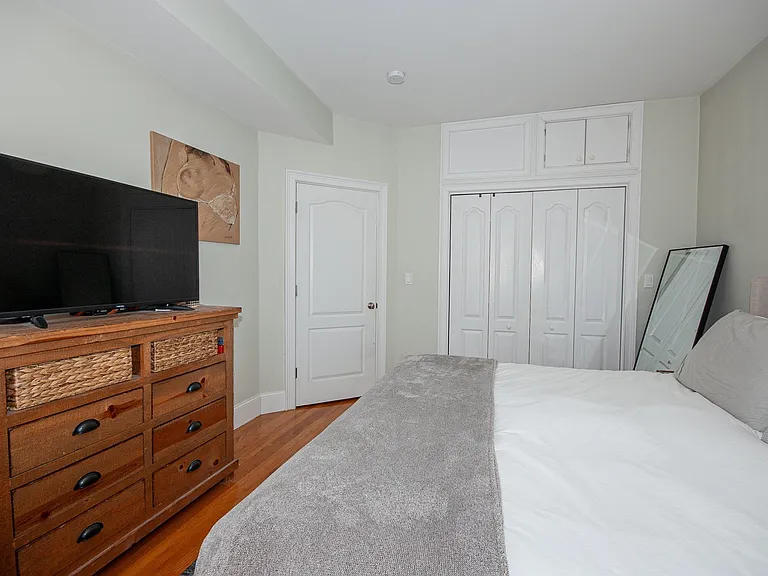 2 Burnham Pl #2 — Photo 12