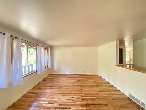 4th image of 5644 129th Ave SE