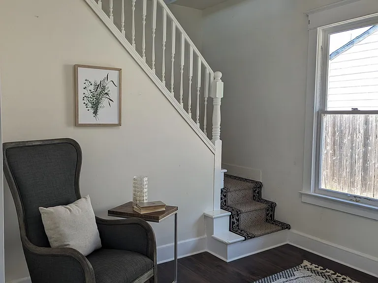 275 23rd St NE — Photo 9