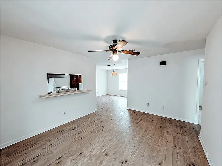 1839 Elizabeth St #1839 — Photo 3