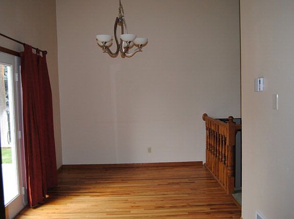 4th image of 2340 S Saint Clair Ave