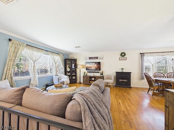 4th image of 602 Green Pond Rd