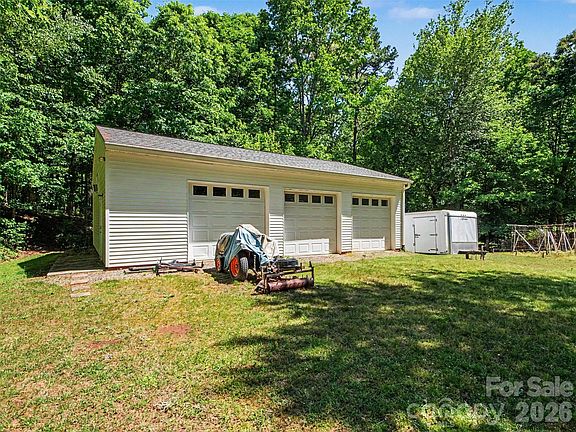 2nd image of 915 Ostwalt Amity Rd