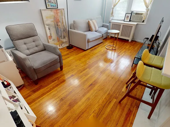 43-10 48th Avenue image 7 of 38