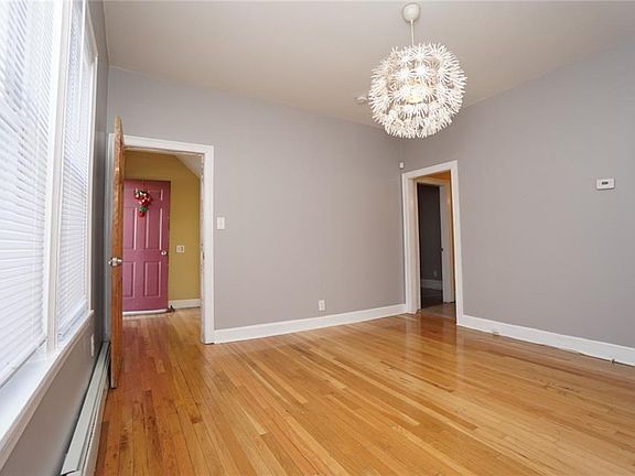 2nd image of 104 Sterry St Floor 1