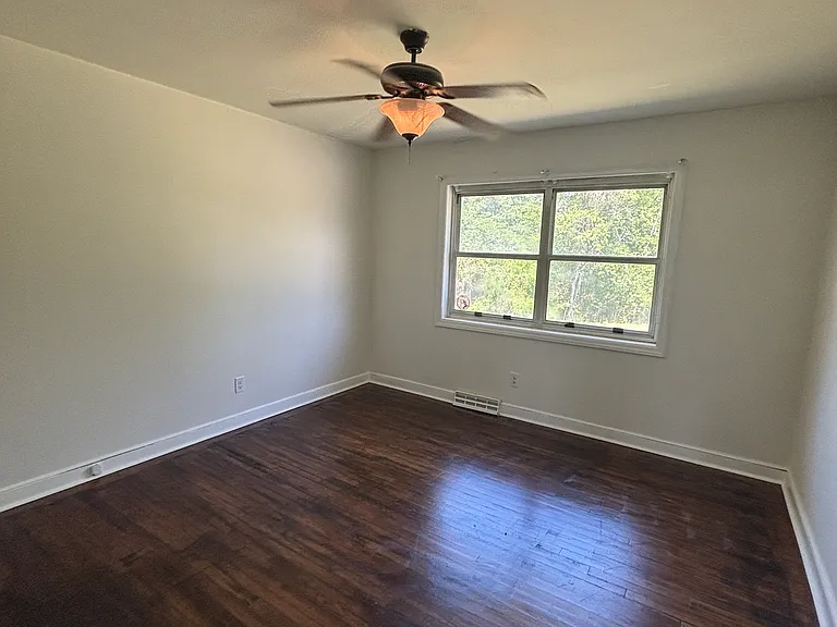 606 Old Orangeburg Rd — Photo 9