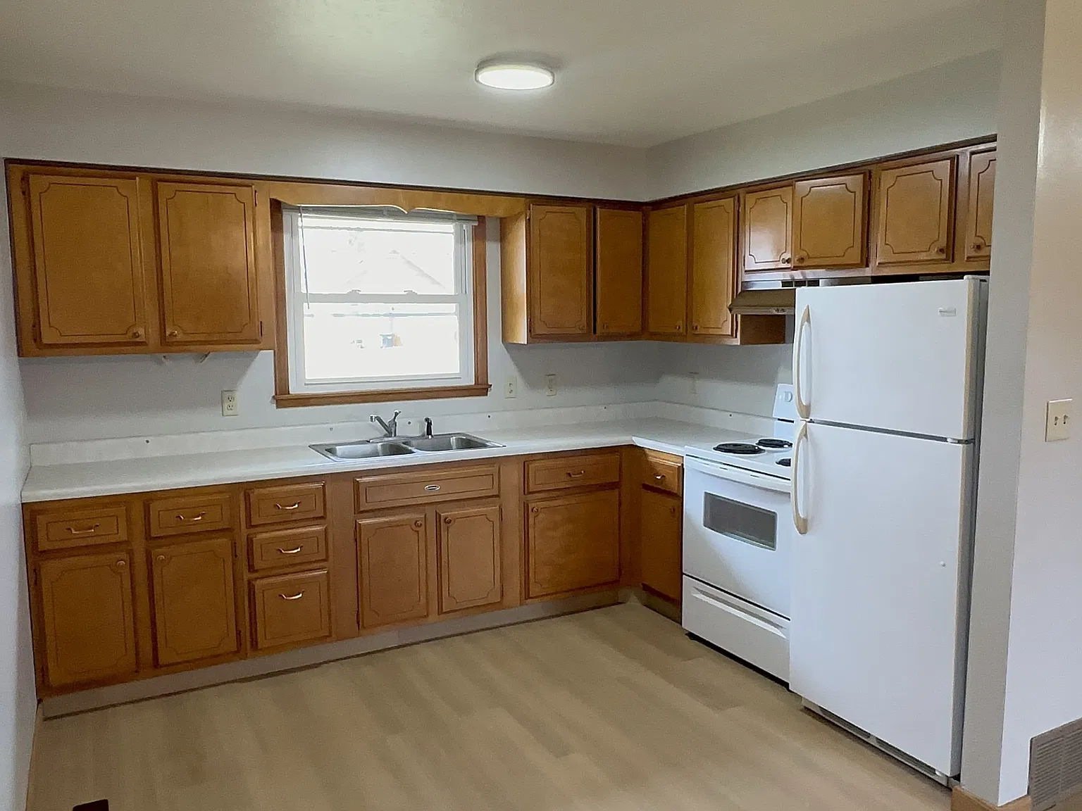 301 N 1st St - Apt #2 — Photo 4