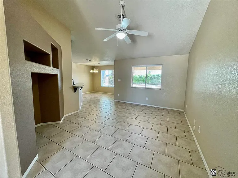 2330 W 22nd Pl — Photo 5
