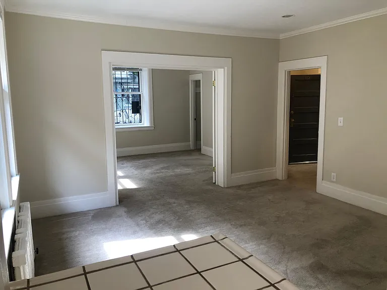 Empire Court — Photo 22