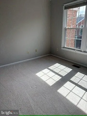 5142 Woodford Dr — Photo 9