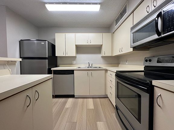 4th image of 365 Forestway Cir Unit 203
