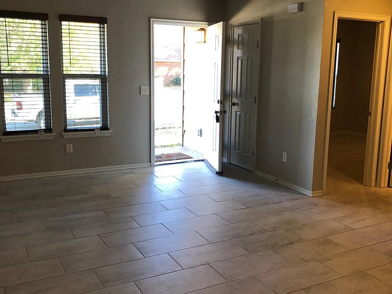 1206 Clearwater Dr — Photo 5
