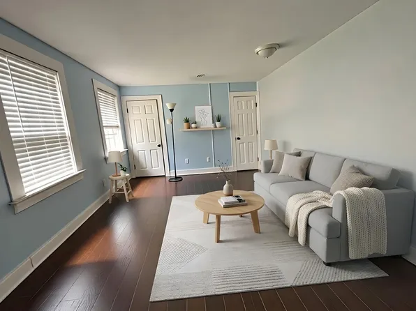 29 Snell St, Sturbridge, MA 01518