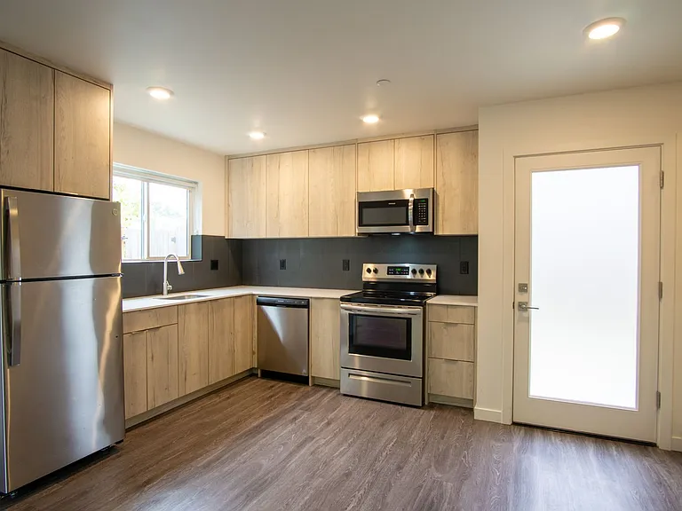 6833 N Montana Ave #6 — Photo 8