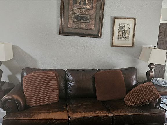 3rd image of 1834 Cool Springs Dr