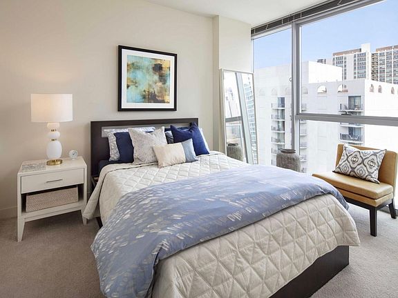 3rd image of 1224 N Wells St #608