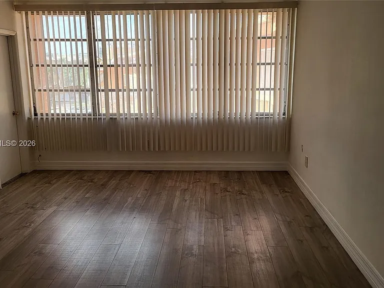 1591 NE Miami Gardens Dr #306 — Photo 8