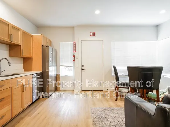 6786 N McKenna Ave, Portland, OR 97203