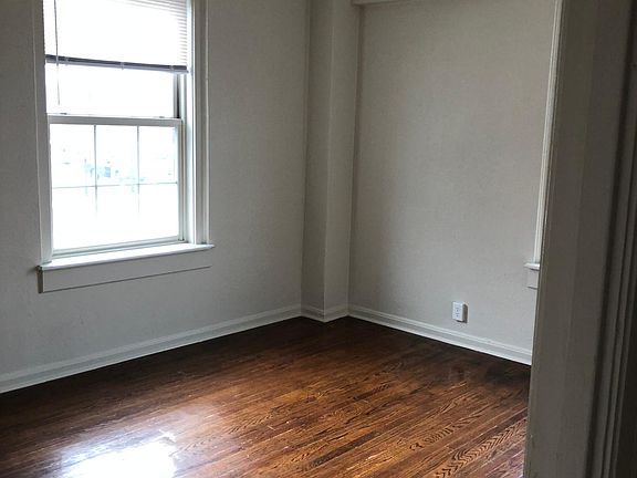 2nd image of 1 W 28th St #302