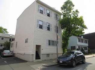 114 W 8th St #1, Boston, MA 02127