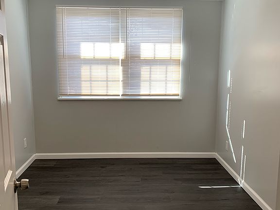 5th image of 1032 Westglen Dr