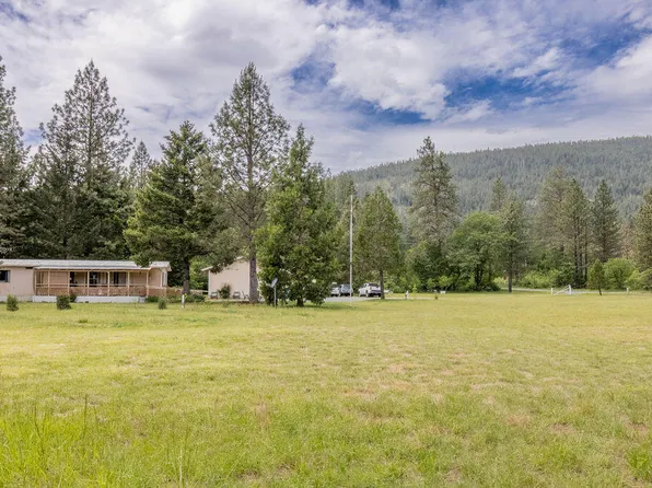 155 Piller Pl, Cave Junction, OR 97523