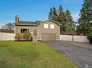 6790 Skyview Pl NW, Bremerton, WA 98311