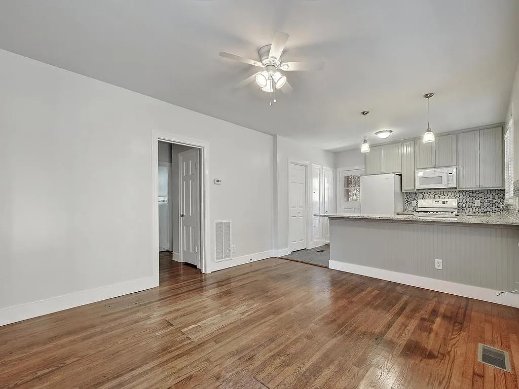 6 bed, 2200 sqft, $9,000 — Photo 4