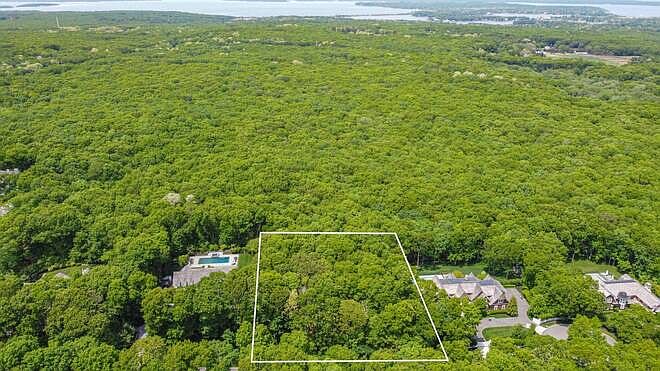 1st image of 30 Fair Hills Ln