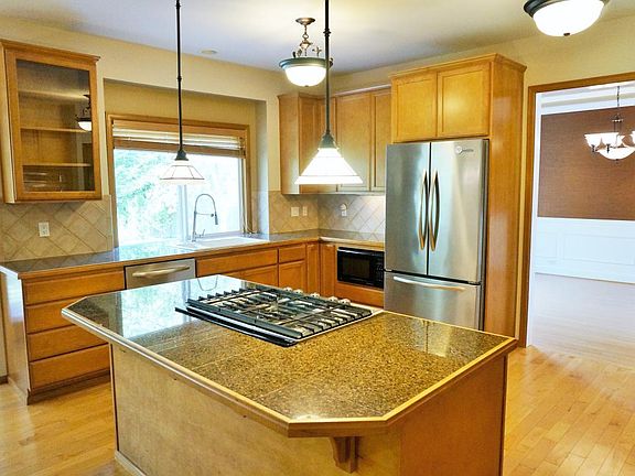 3rd image of 20644 NE 25th Ct