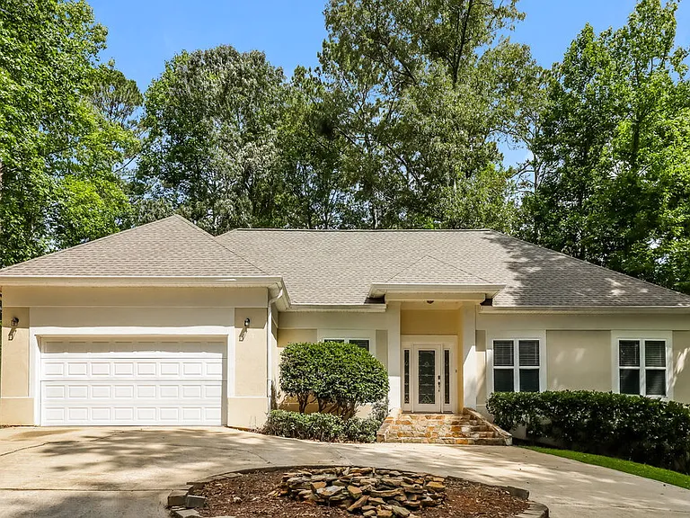4048 Golfview Ct — Photo 1