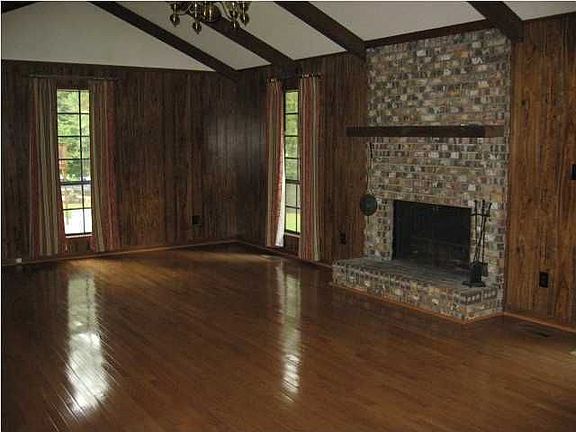 2nd image of 119 Pinebluff Trl