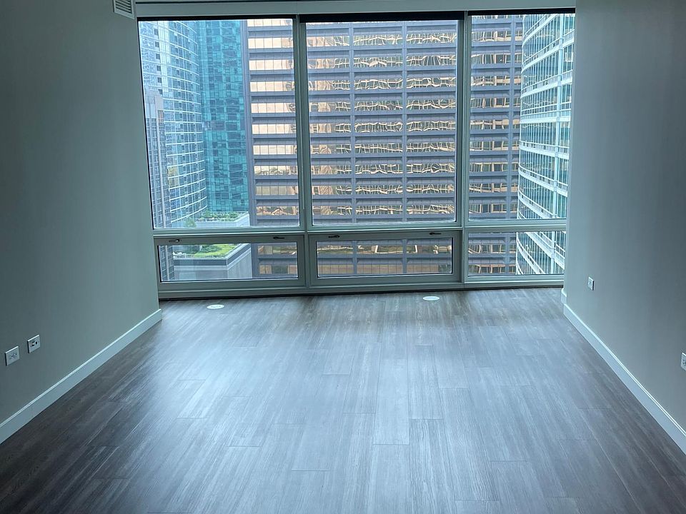 1st image of 400 E Ohio St #3307