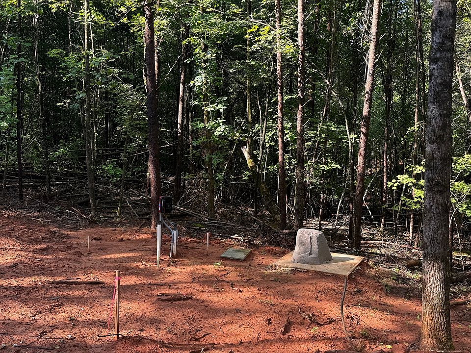 2nd image of 2 Helipad Rd