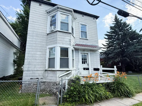 7 Saranac St, Plattsburgh, NY 12901