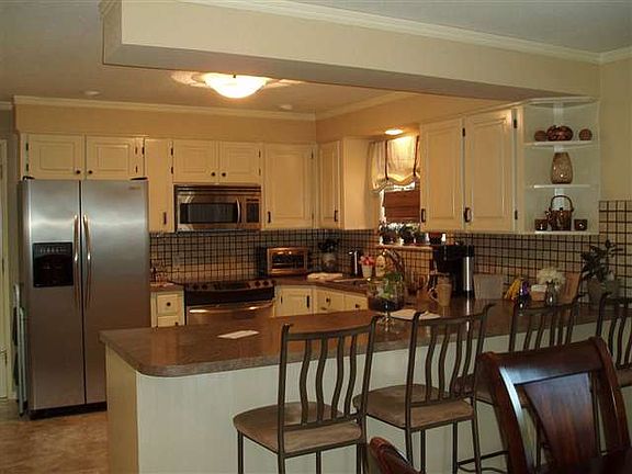 3rd image of 4092 Ironton Dr